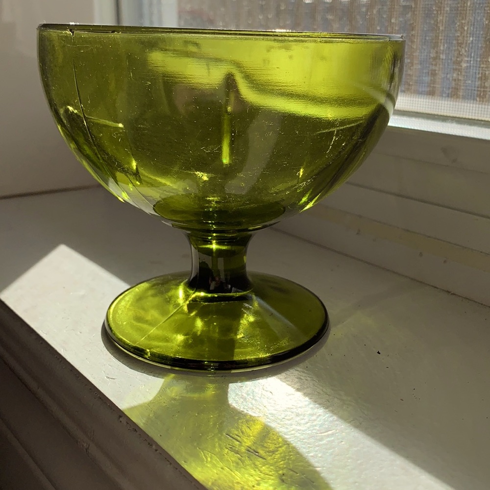 Retro emerald green glass dish perfect accent